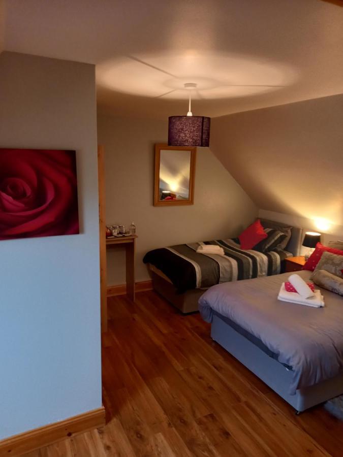 A New U Country Cottage Clynacartan Exteriör bild