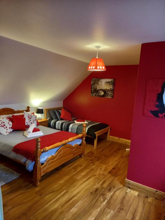A New U Country Cottage Clynacartan Exteriör bild