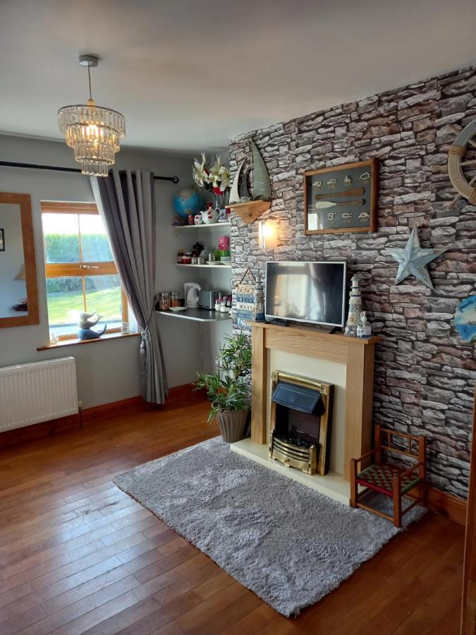 A New U Country Cottage Clynacartan Exteriör bild
