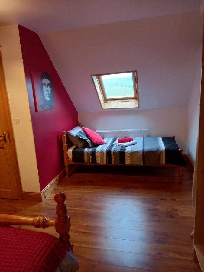 A New U Country Cottage Clynacartan Exteriör bild