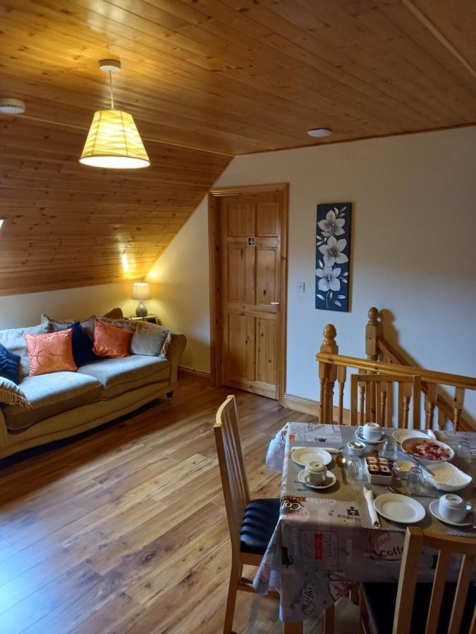 A New U Country Cottage Clynacartan Exteriör bild