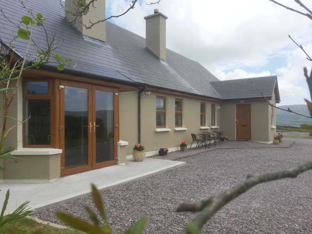 A New U Country Cottage Clynacartan Exteriör bild